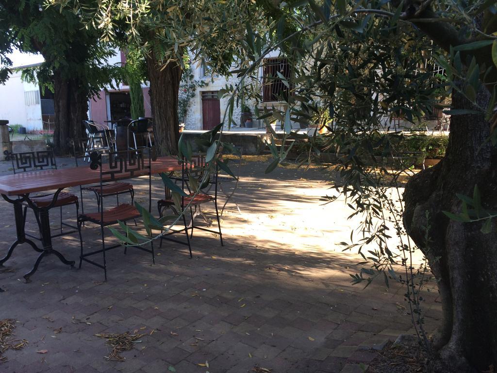 Mas Moineau Bed & Breakfast Mézoargues Exterior foto