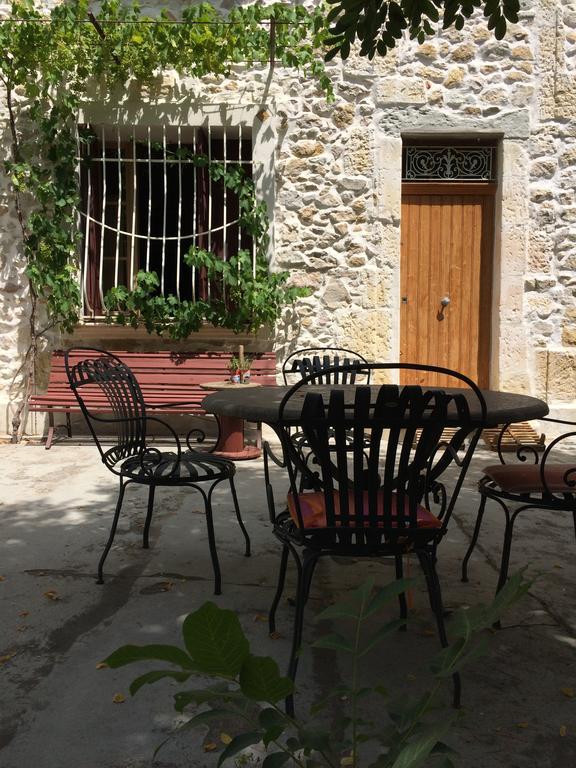 Mas Moineau Bed & Breakfast Mézoargues Exterior foto