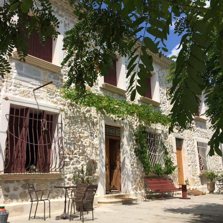 Mas Moineau Bed & Breakfast Mézoargues Exterior foto